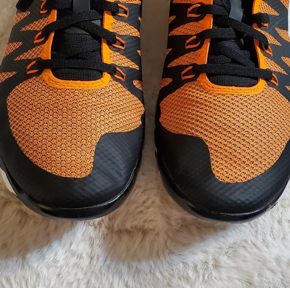 Nike Trainers 5.0 Men's Black and Orange Athletic Shoes. Sz 9